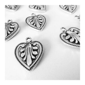 20 Dijes corazones 2,2 cm x 1,6 cm