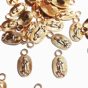 50 Dijes Medallita Virgen Pequeña! Comunion 1,5 x 0,8 Cm
